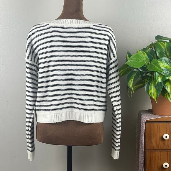 Forever 21 Black & White Striped Scoop Neck Cropped Sweater Size Small - Picture 3 of 7